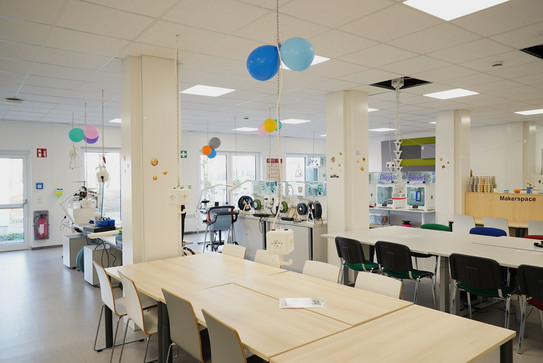 Hybrid Learning Center (HyLec)